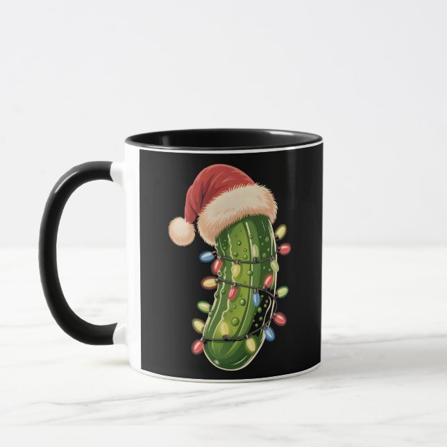 Caneca Christmas Pickle Pickle In Xmas Light Pickle  (Esquerda)