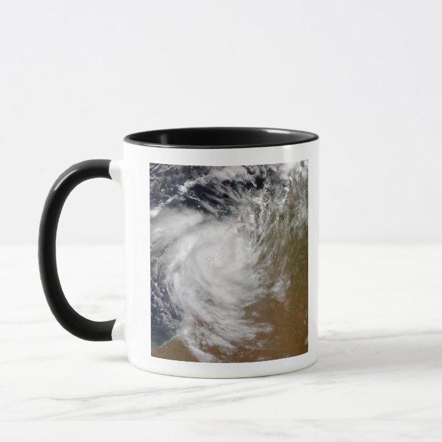 Caneca Ciclone Tropical Magda chegando em terra na Austrá (Esquerda)