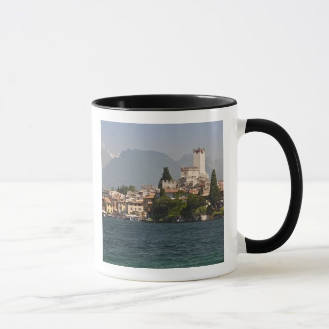 Caneca Cidade à beira do lago, Malcesine, Província de Ve (Direita)