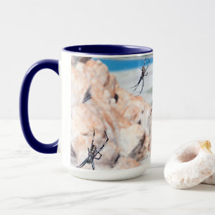 Caneca Cidade de Aranha - Por Aqui
