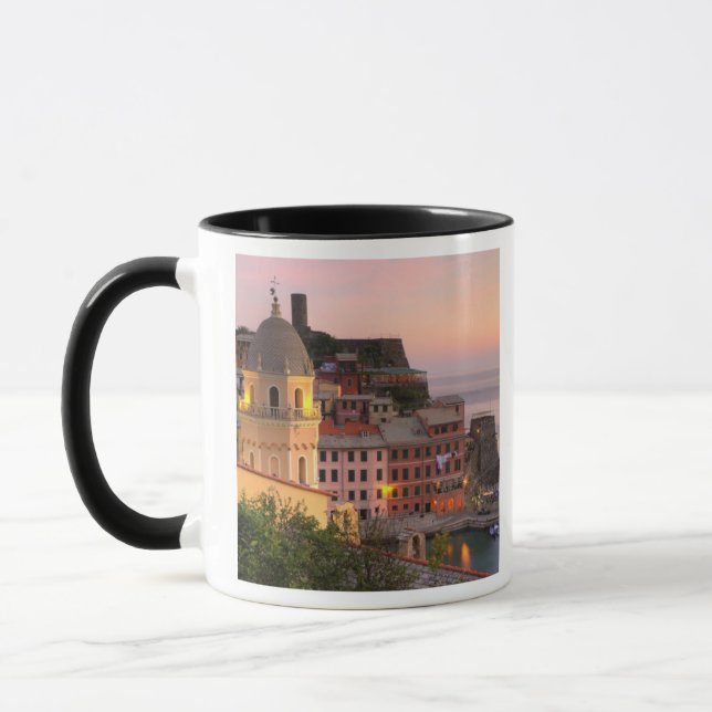 Caneca Cidade de Vernazza, na encosta de Hillside, à noit (Esquerda)