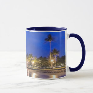 Caneca Cidade de Waikiki em Dawn