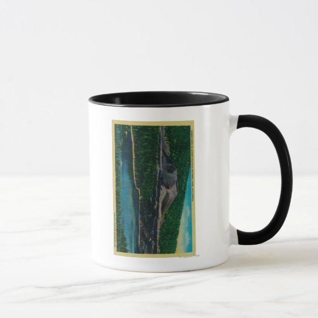 Caneca Cinder Cone no Parque Nacional Vulcânico de Lassen (Direita)