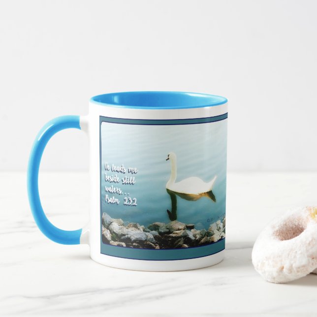 Caneca Cisne no lago Salm 23:2 11 Blue Mug (Com Donut)
