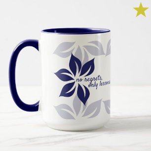 Caneca Citação de Regretos da Vida Floral Azul Minimalist
