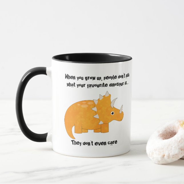 Caneca Citação Engraçada do Dinossaur Triceratops Favorit (Com Donut)