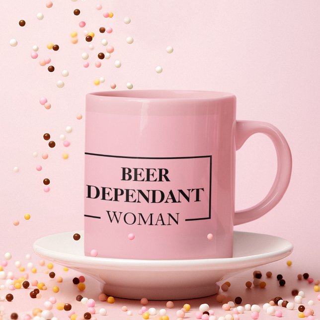 Caneca Citação Muito Engraçada De Uma Mulher Dependente D (Criador carregado)