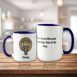 Caneca Clan Hannay Crest sobre Tartan