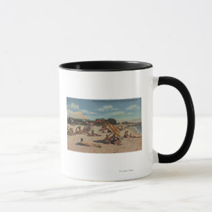 Caneca Clearwater, FL - Sunbathers na praia Clearwater