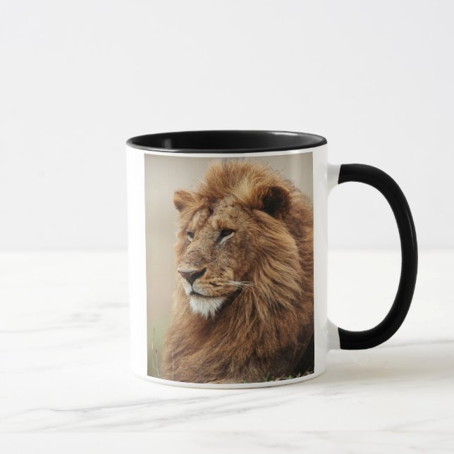 Caneca Close-up de leão macho (Direita)