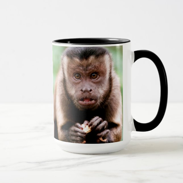 Caneca Close-up de um macaco capuchinho de cabeça preta (Direita)