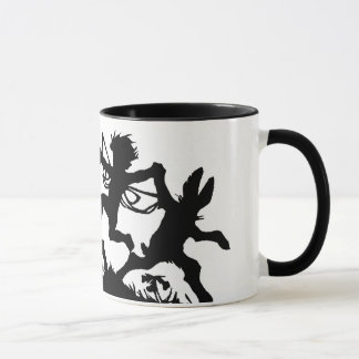 Caneca Coelhos antigos das fadas do cartão de