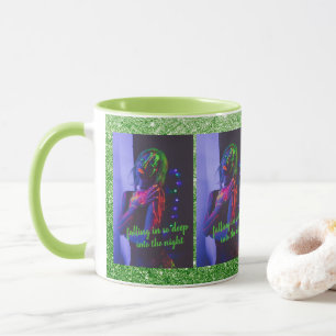Caneca Coffee Mug na noite (fundo verde)
