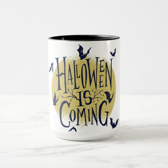 Caneca Coleção Festiva de Halloween - O Halloween está ch (Centro)