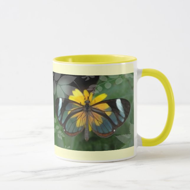 Caneca com a borboleta na flor amarela (Direita)