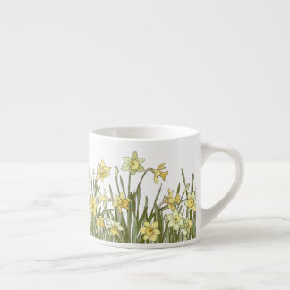 caneca com borda floral de daffodils amarelos