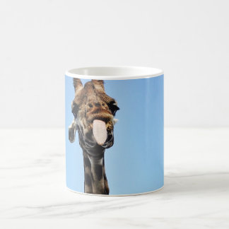 Caneca com girafa engraçado