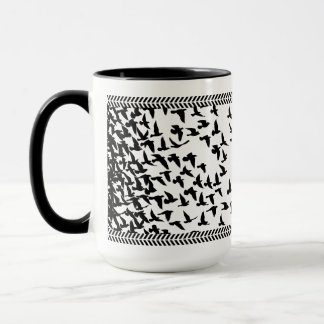 caneca com pássaros em preto e branco, estilo clás