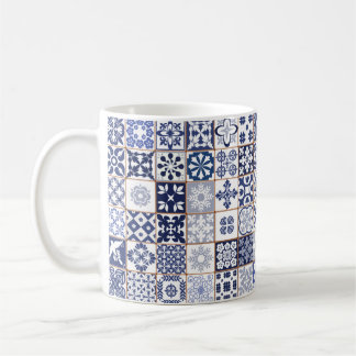 Caneca com teste padrão português dos azulejos -