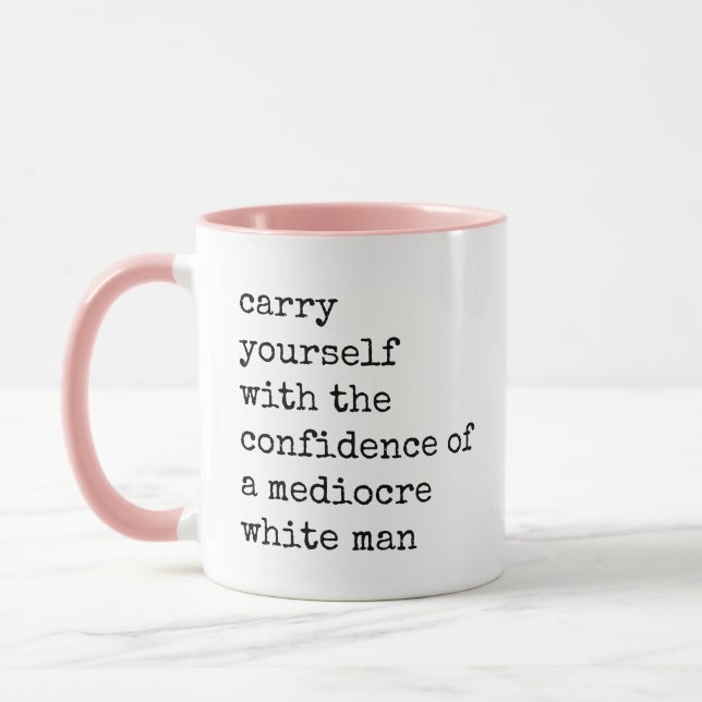 Caneca Confiança numa citação do Homem Branco Mediocre (Esquerda)