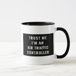Caneca Confie que eu mim é controlador aéreo