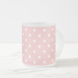 Caneca cor-de-rosa com bolinhas brancas