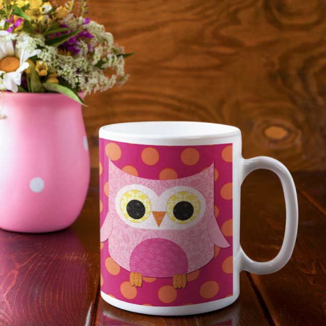 Caneca cor-de-rosa da coruja (Criador carregado)