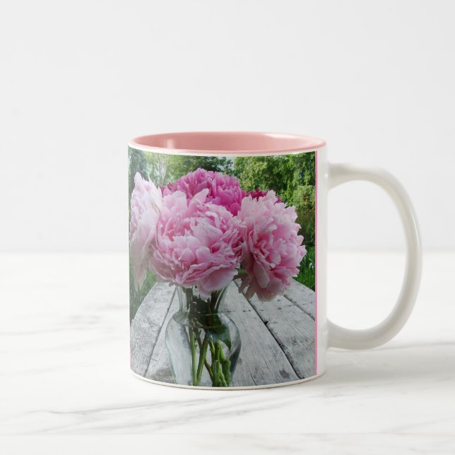Caneca cor-de-rosa do arranjo do vaso das peônias (Direita)
