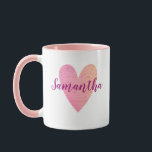 Caneca cor-de-rosa personalizada do coração<br><div class="desc">Personalize esta madeira feminino caneca cor-de-rosa textured do coração com o nome de alguém que você ama!</div>