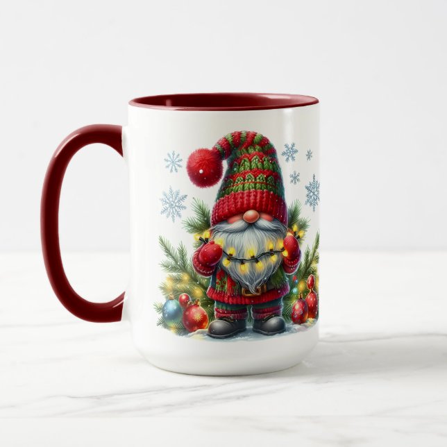 Caneca Cozy Christmas Gnome Art – Festive Holiday (Esquerda)