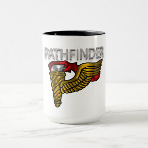 Caneca Crachá Pathfinder - "Pathfinder" Preto