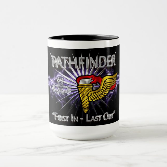 Caneca Crachá Pathfinder-"Primeiro na Última Saída" (Centro)