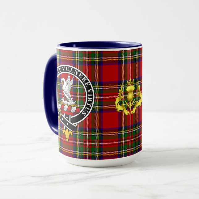 Caneca Crachá Stewart Clan & Tartan (Frente Esquerda)