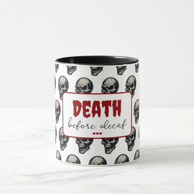 Caneca Crânio Gótico "Morte Antes do Decaf" | Estranho En (Centro)