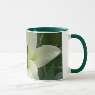 Caneca cremosa do lírio