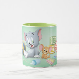 Caneca Criança Tom e Jerry Brincando com Brinquedos