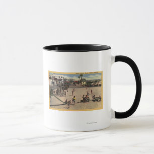 Caneca Crianças & mães na praia atlética de Veneza