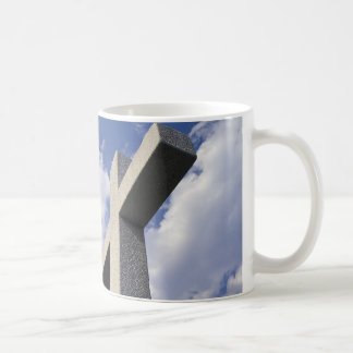 Caneca - cruz de pedra branca