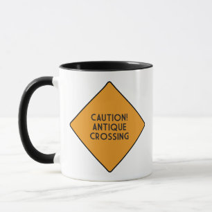 Caneca Cuidado! Cruzamento antigo