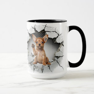 Caneca Cute Chihuahua numa parede rachada