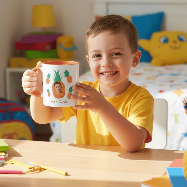 Caneca Cute Pineapple Photo Template Personalized Kids Na (Criador carregado)