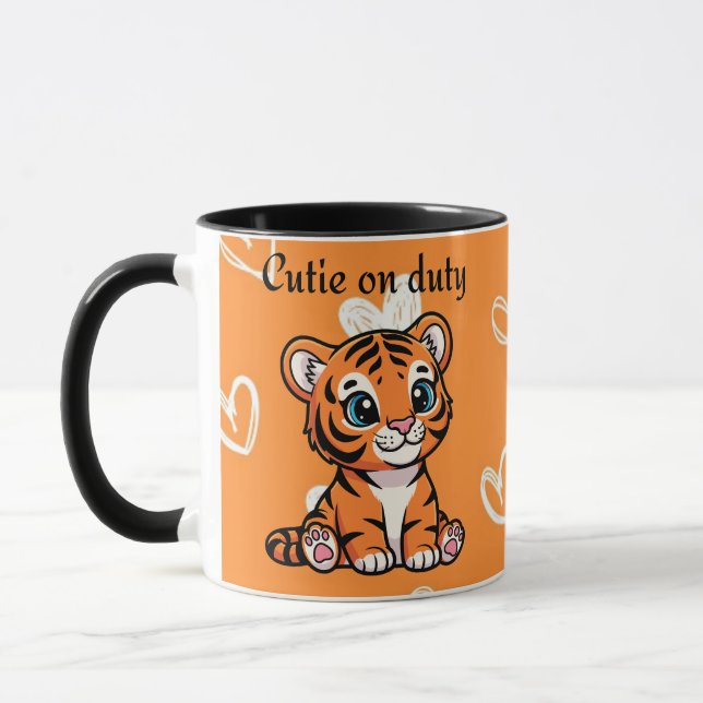 Caneca Cutie on Duty Pillow | Cute Baby Tiger Design (Esquerda)