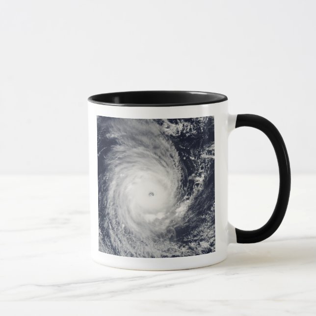 Caneca Cyclone Adeline-Juliet a mover-se para oeste (Direita)