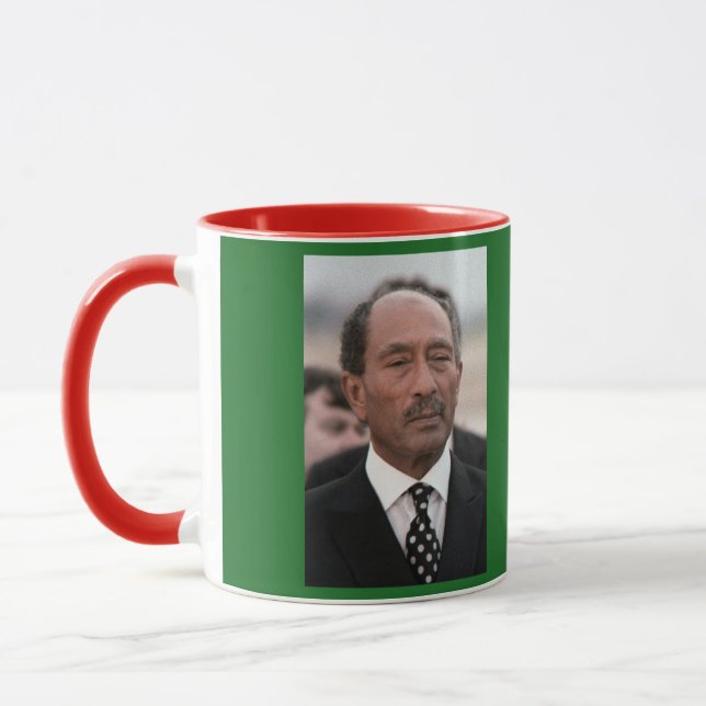 Caneca da campainha de Anwar Sadat (Esquerda)
