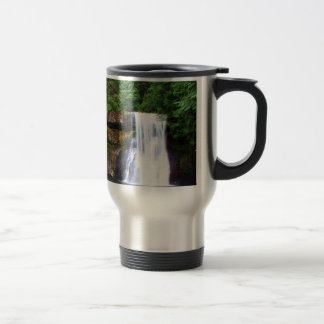 Caneca da floresta húmida de Cascadian