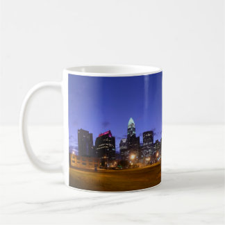 Caneca da skyline de Charlotte