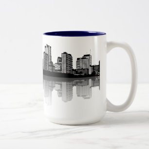 Caneca da skyline de St Louis (b/w)