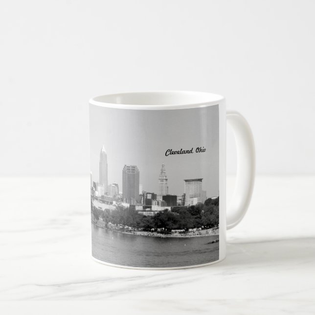 Caneca da skyline do lago (Cleveland OH) B&W (Frente Esquerda)