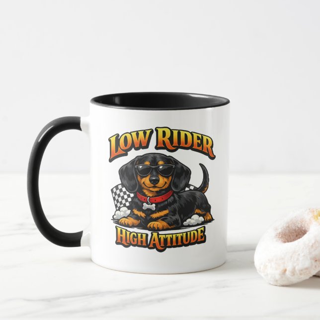 Caneca Dachshund Engraçado de Roda Baixa, Alta Atitude (Com Donut)