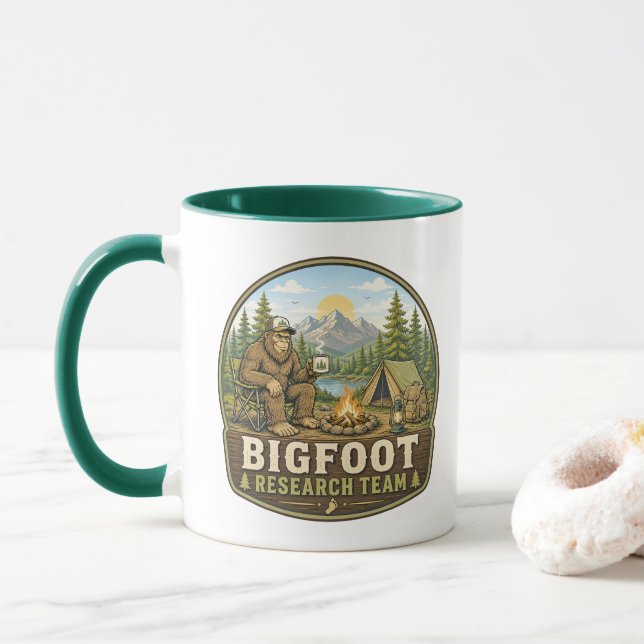 Caneca de Acampamento da Equipe de Pesquisa do Pé- (Com Donut)